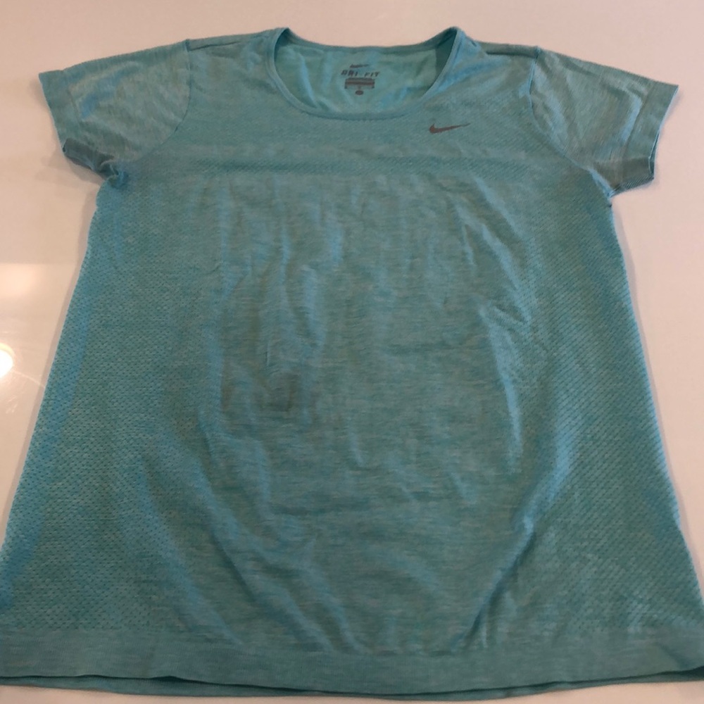 Women’s Nike Dri-Fit Too size M